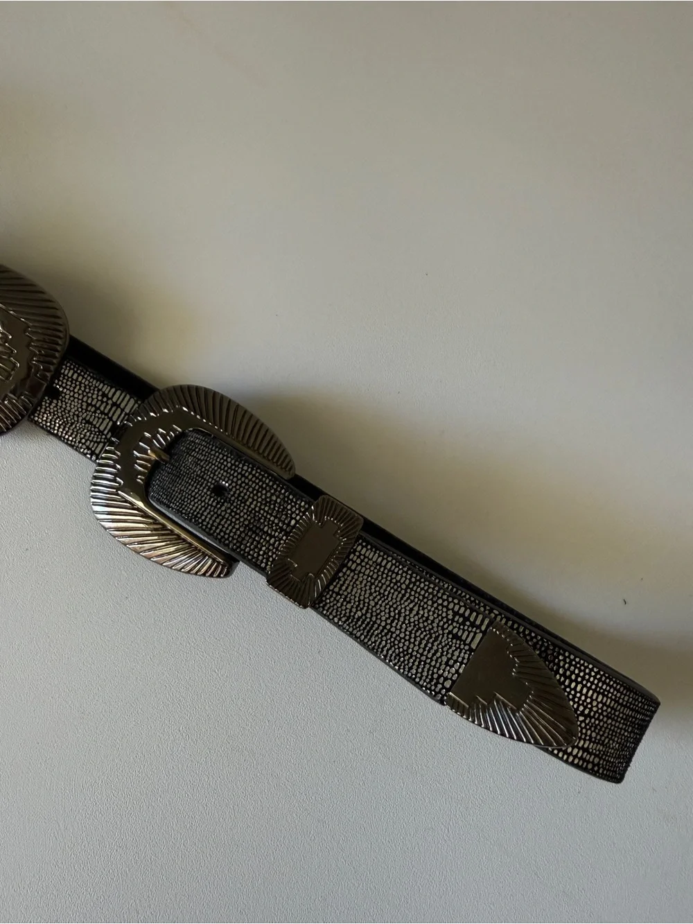 Lovestrength Double Buckle Western-Inspired Metallic Belt - Gunmetal